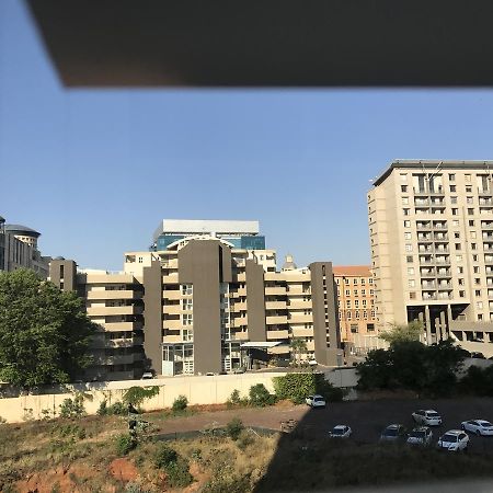 Sandton Skye Johannesburg Exterior photo