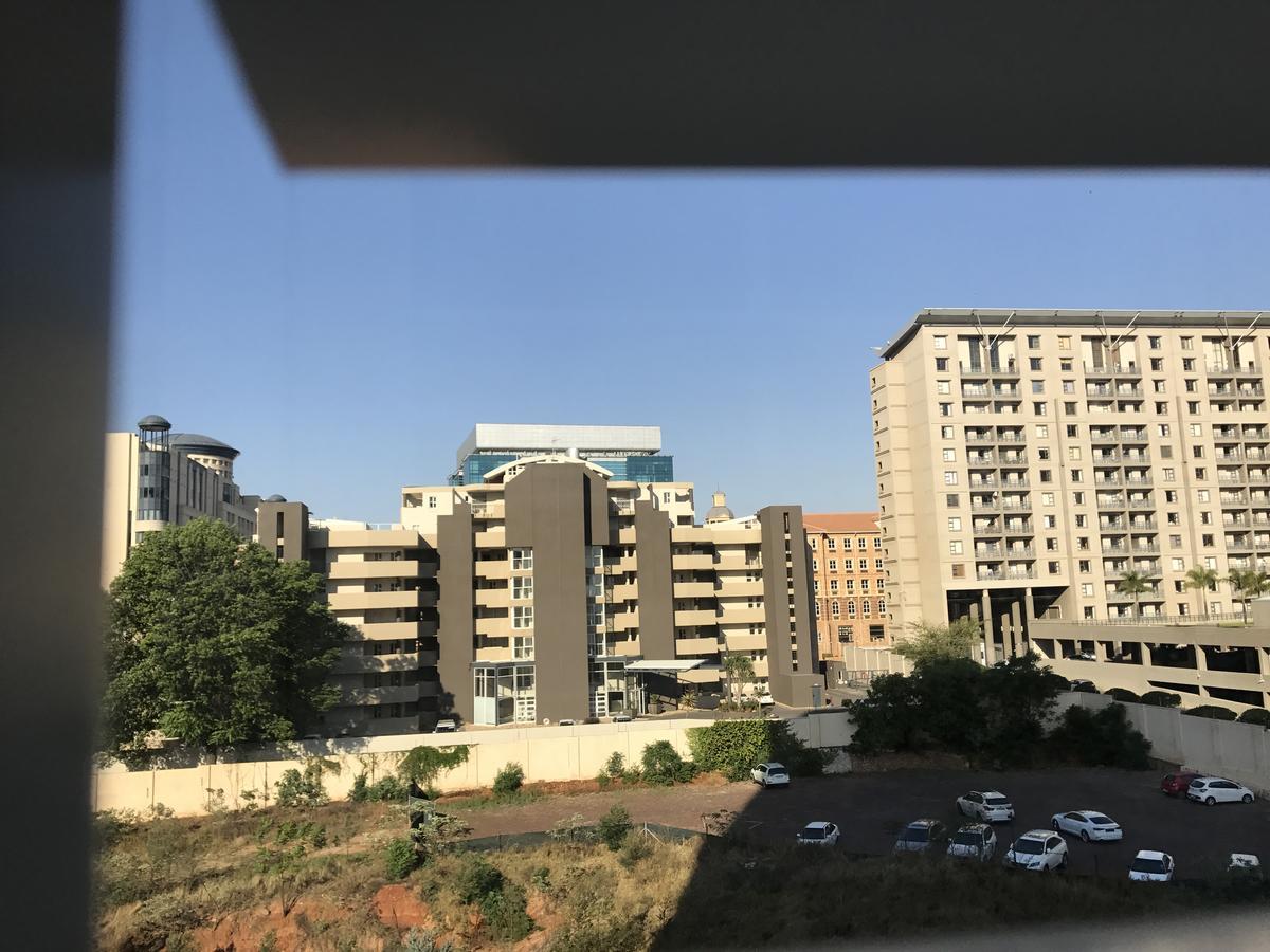 Sandton Skye Johannesburg Exterior photo
